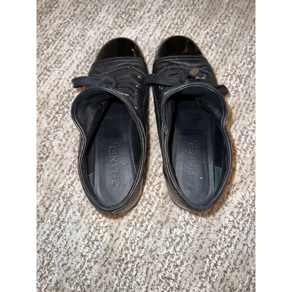 Authentic Chanel sneakers size 37 - Picture 4 of 7